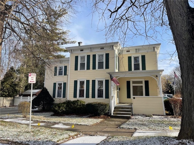 view of italianate-style house