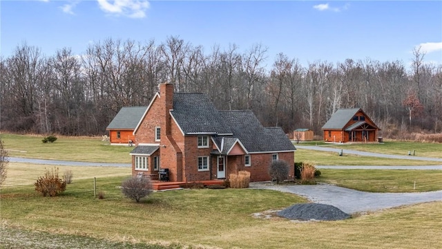 view of front of house featuring a front yard