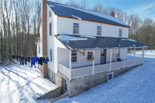 view of front facade with covered porch