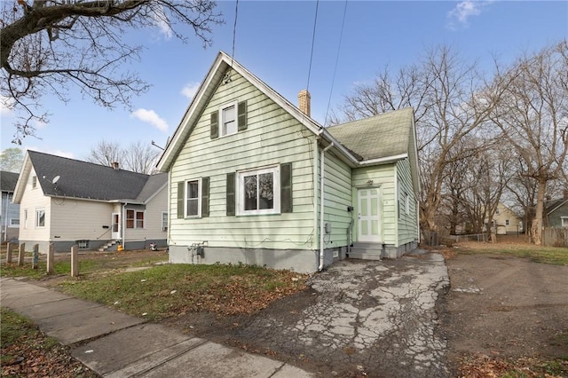 view of front of property