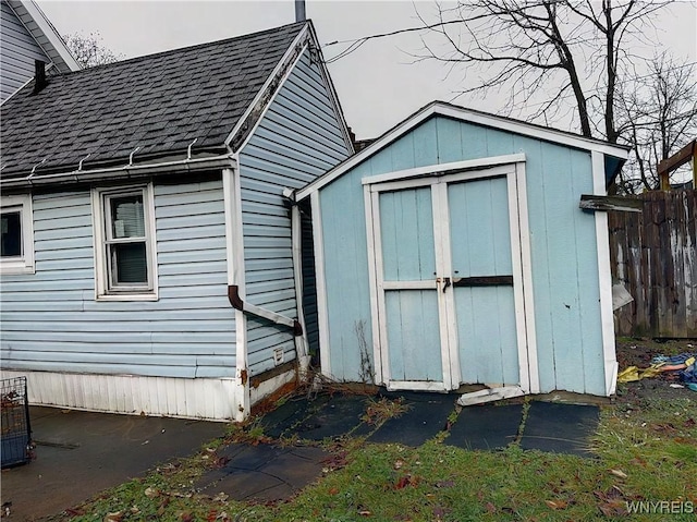 view of outbuilding