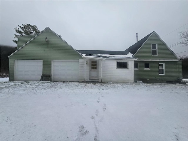 view of front of house featuring a garage