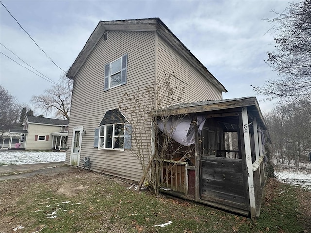 view of home's exterior