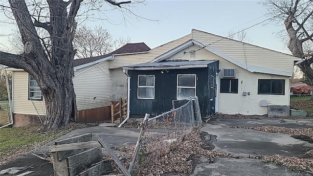 view of front of home featuring a patio