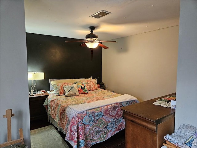 bedroom featuring ceiling fan