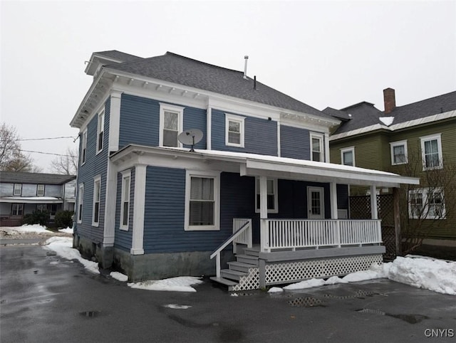 view of front facade with covered porch