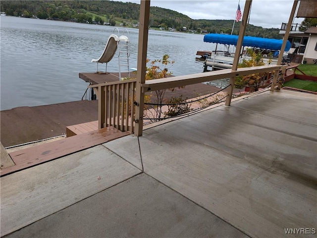 view of dock featuring a water view