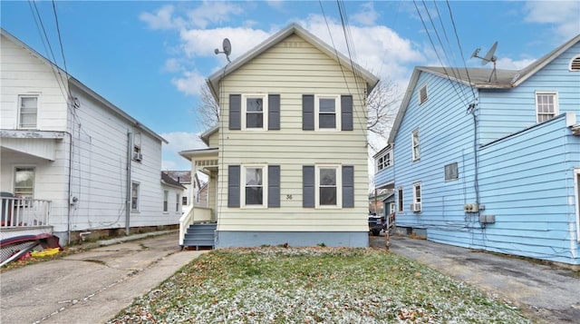 view of front of property