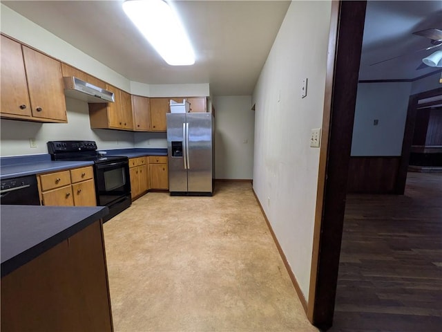 kitchen with extractor fan, ceiling fan, and black appliances