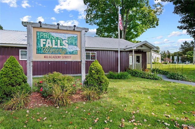 exterior space with a front yard