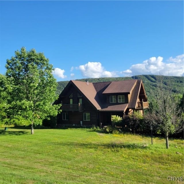 view of front of house with a front lawn