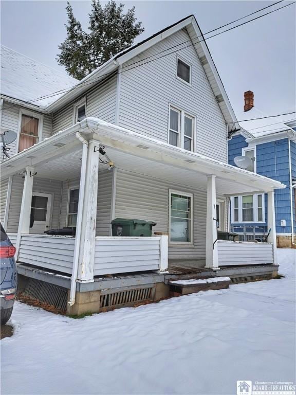 view of front of property featuring a porch