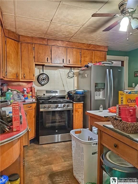 kitchen with stainless steel appliances and ceiling fan