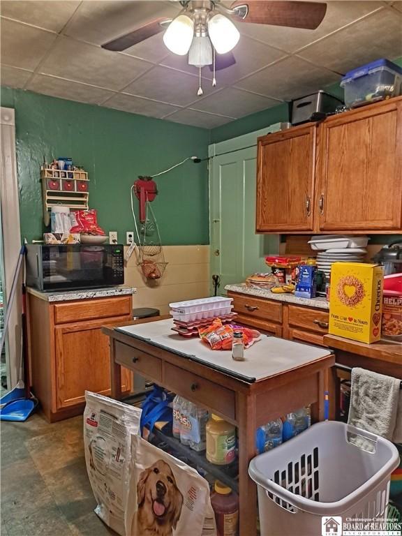 kitchen with ceiling fan