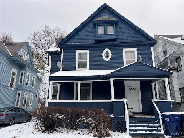 view of front of property featuring a porch