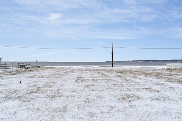 view of yard featuring a water view