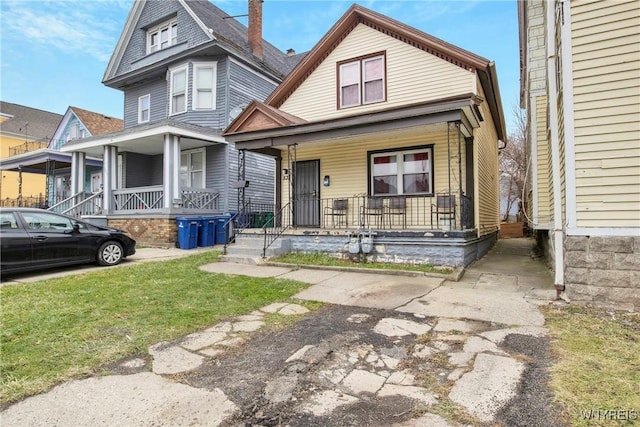 view of front of house with covered porch