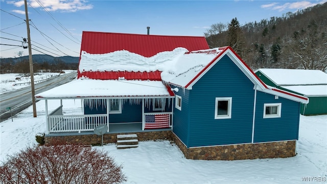 view of front of house with covered porch