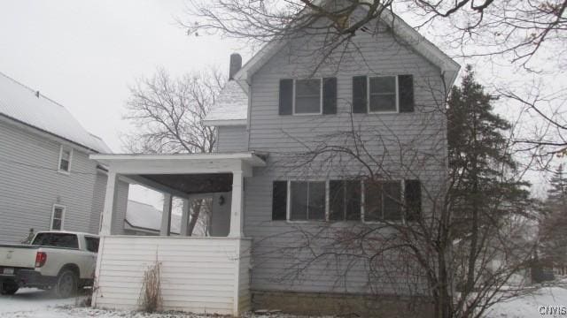 view of front property