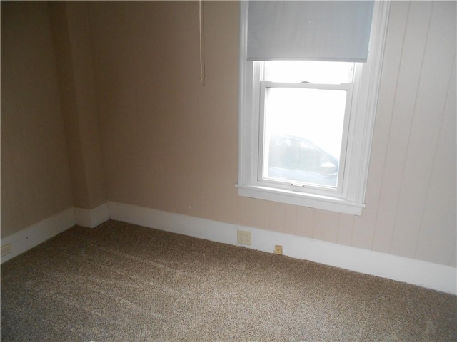 view of carpeted spare room