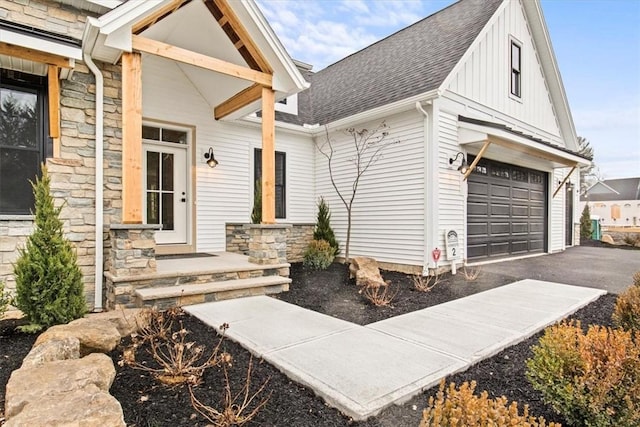 view of front of house with a garage