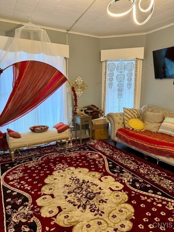 sitting room with crown molding