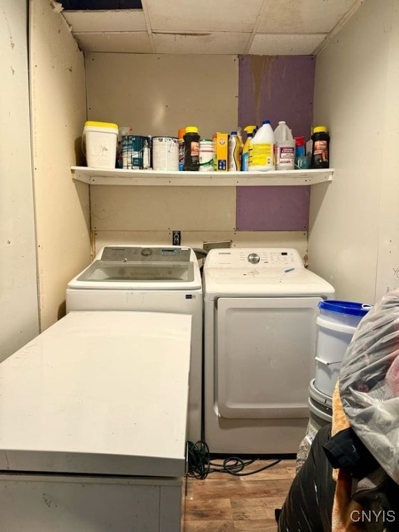 laundry area featuring washer and clothes dryer