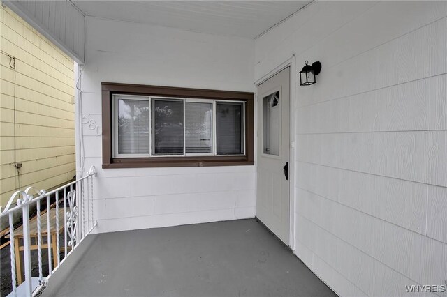 580 S Ogden St, Buffalo, NY 14206 - property entrance