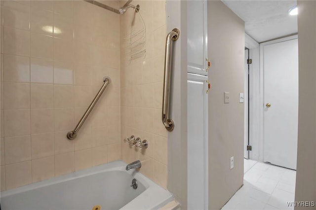 580 S Ogden St, Buffalo, NY 14206 - bathroom featuring a combined bath / shower with jetted tub