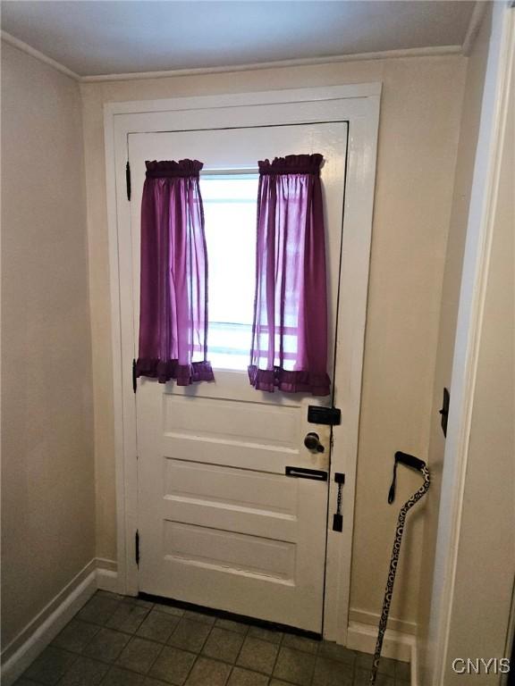 doorway with crown molding