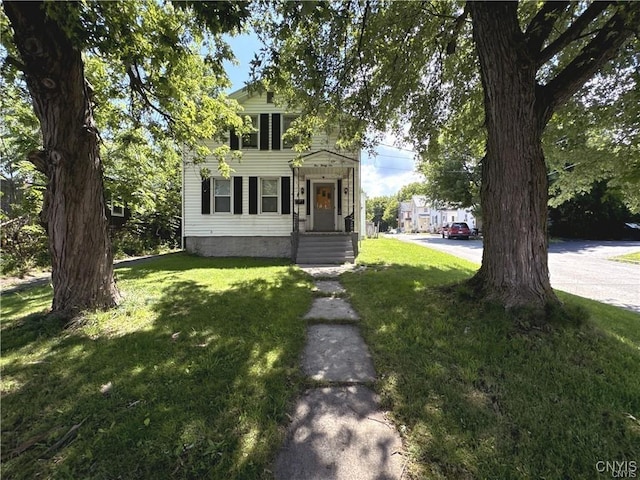 view of front of house with a front yard