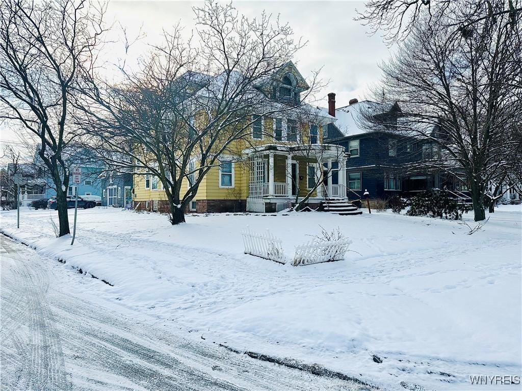 601 W Center St, Ridgeway, NY 14103 - view of front of home