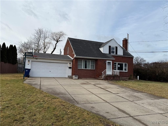 view of front facade featuring a front yard and a garage