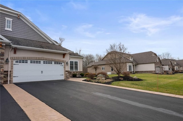 view of front of property featuring a front lawn