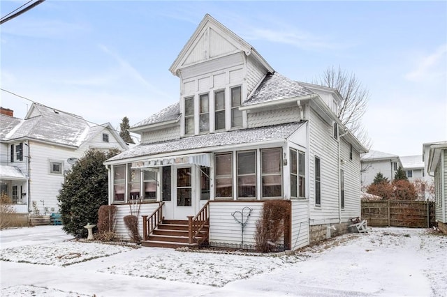 view of front of property