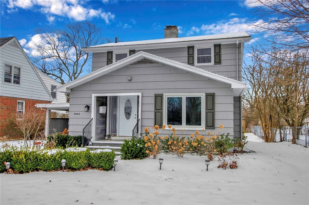 view of front of property