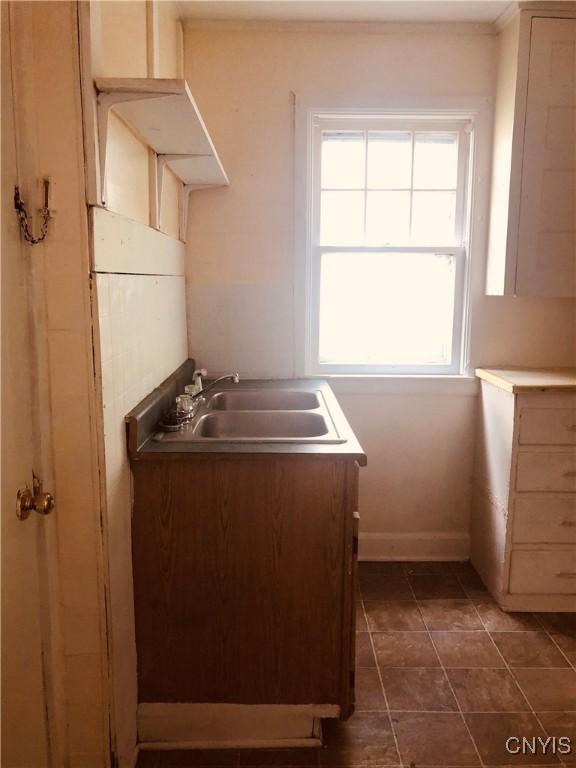 kitchen featuring sink