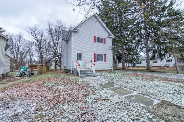 view of front of property