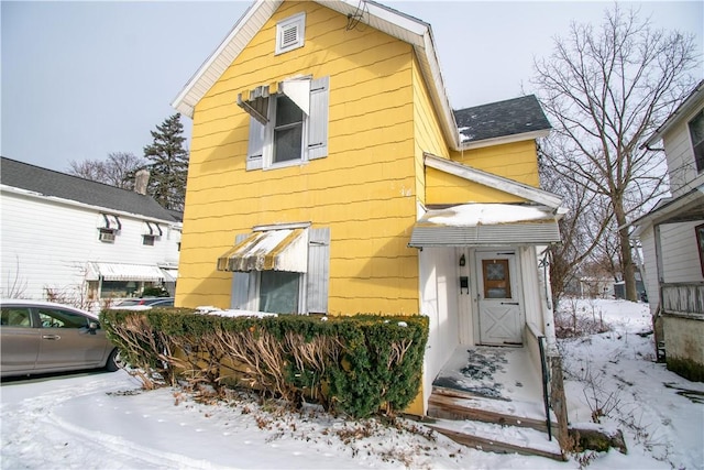 view of front property