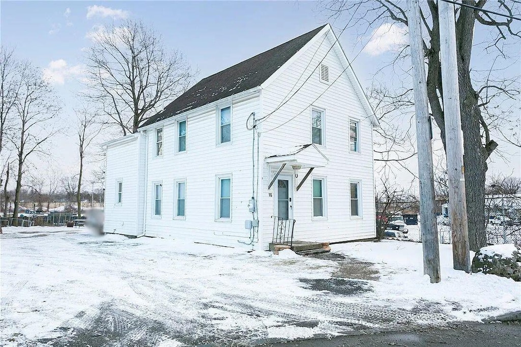 view of front of home