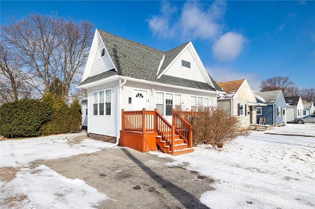 view of front of property