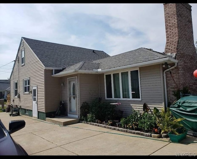 view of front facade featuring a patio