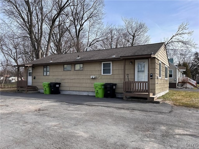 view of front of property