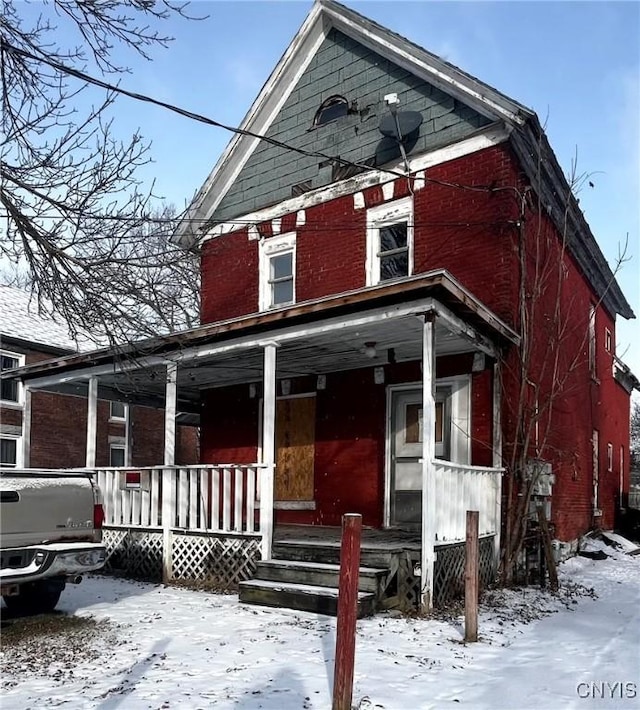 view of front of home featuring a porch