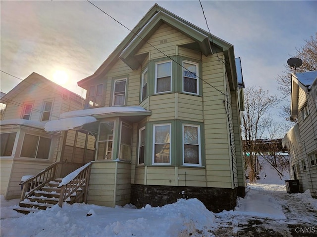 view of front of property