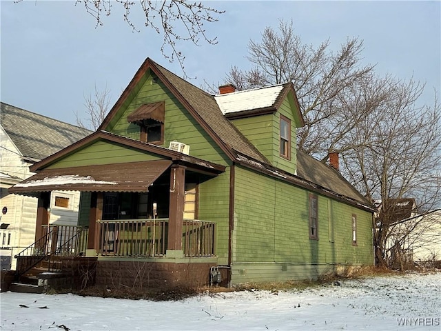 view of front facade with covered porch