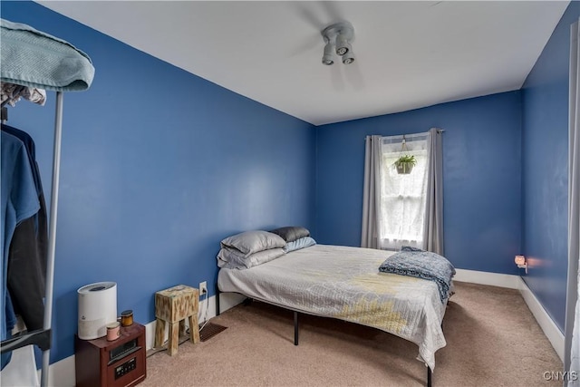 bedroom with carpet flooring