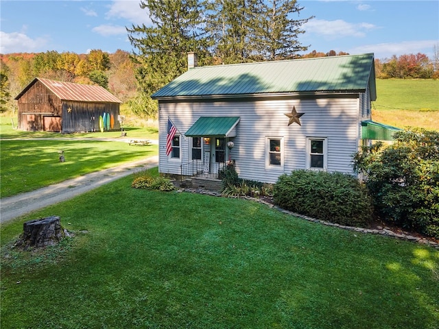 view of front of property with a front yard