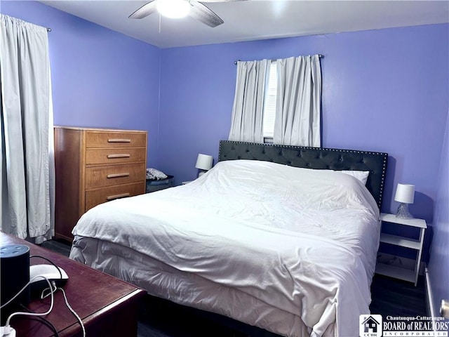 bedroom featuring ceiling fan