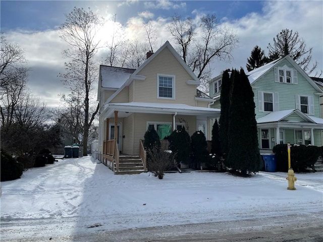 view of front of property